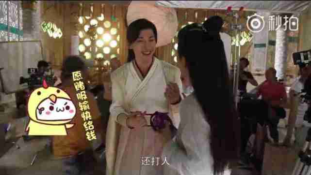 邓伦杨紫片场赌约，杨紫：输了快给钱！网友：还欠辆兰博基尼！