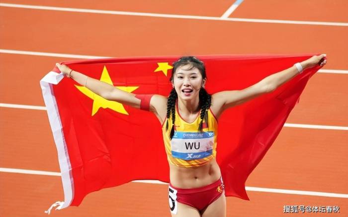 原创
田径女神吴艳妮！大运夺银进军巴黎奥运，因纹身惹争议，正面回应

