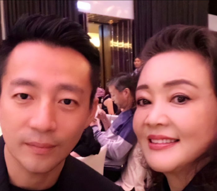 大S起诉张兰汪小菲，“持续实施侮辱、诽谤等行为”，张兰发律师函回应：立即停止炒作，一言一行皆有法