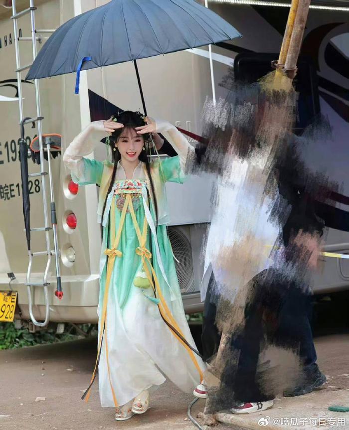 虞书欣凌妙妙造型