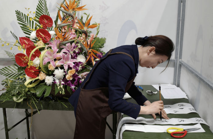 大一新生晒殡葬专业课程表，学习内容有些意外，胆小的学生已吓懵