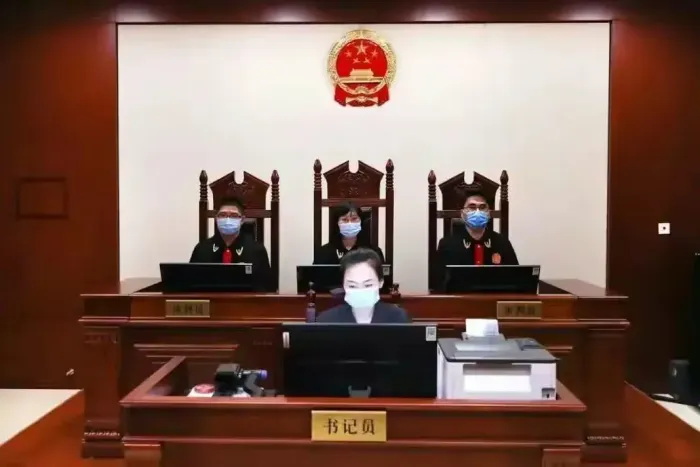 女子睡觉忘记关门，丈夫同事潜入，误以为是老公回来竟全程配合