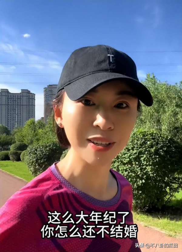 欧阳夏丹首次回应感情现状：称自己一直是未婚，坦言很难再爱上别人