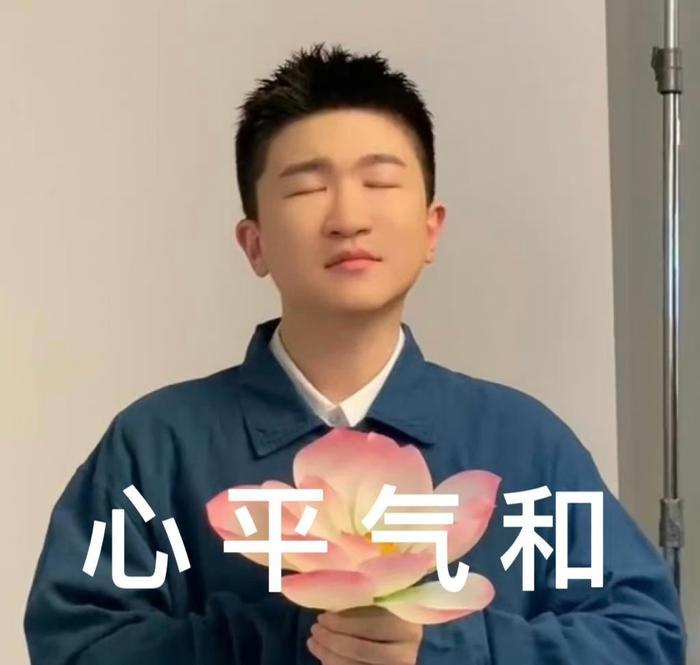 无数个日日夜夜，无数滴汗水和泪水，这都是女生成功的法宝……