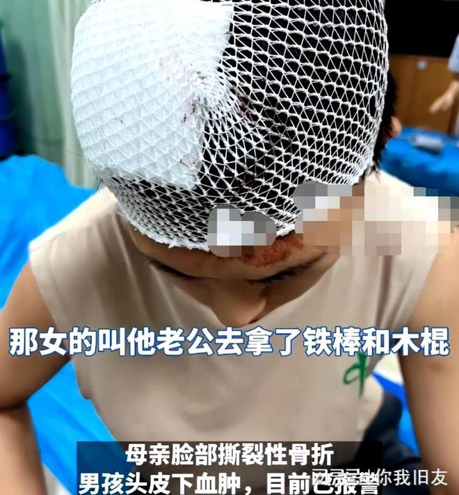 突发！女孩低价摆摊遭同行棍棒袭击，3人受伤住院，竟威胁退学！