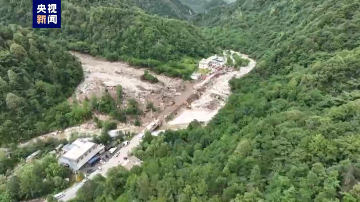 记者直击西安秦岭山洪泥石流受灾现场