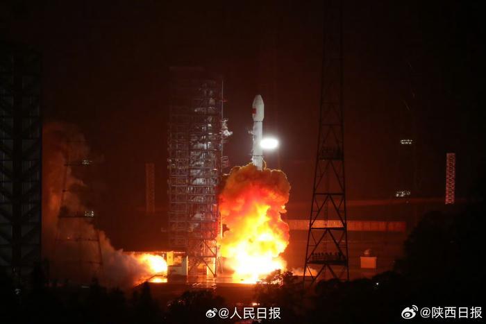陆地探测四号01星发射成功