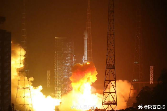陆地探测四号01星发射成功