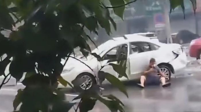 山东高密一烤鱼店燃气闪爆，已致2死2伤，闪爆原因正在调查中