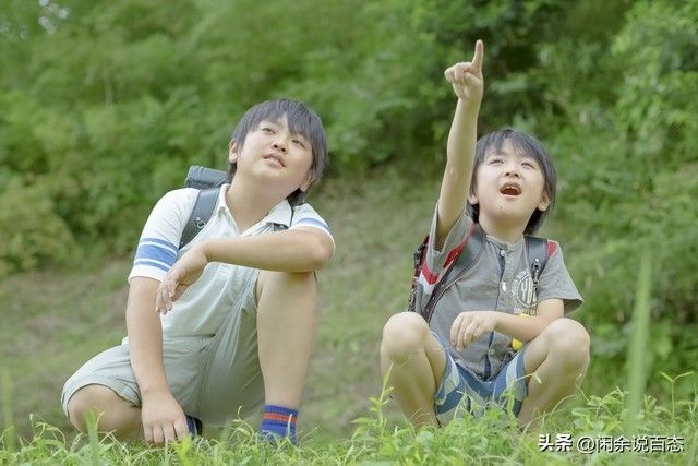 9岁女孩因贪玩被父母丢在机场