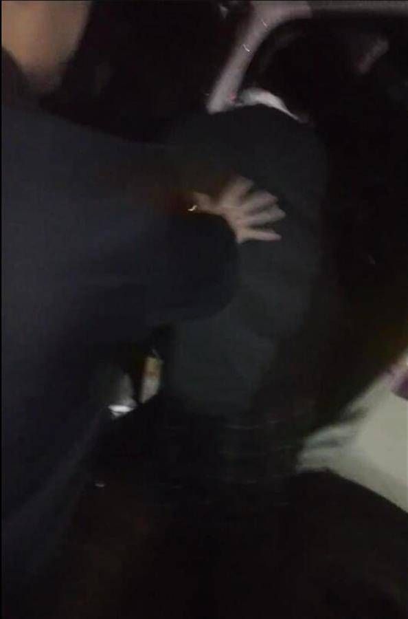 男扮女装进入大学女生宿舍偷衣服，已被警方带走