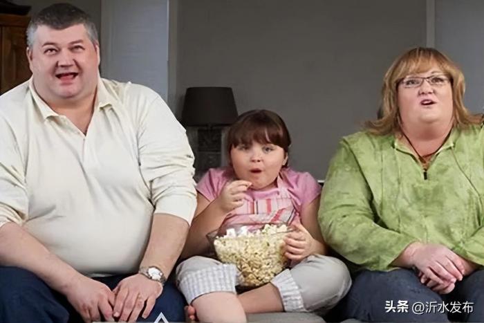 姚明女儿身高失控不像孩子，除了身高，父母的3个特征易遗传给娃