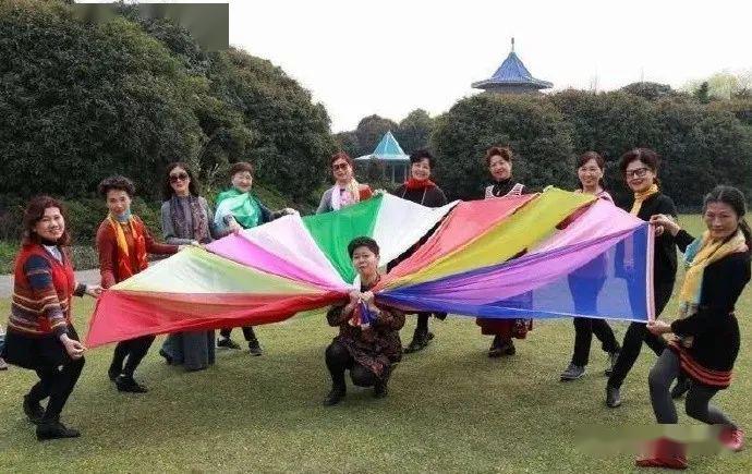 这是统一的拍照姿势吗