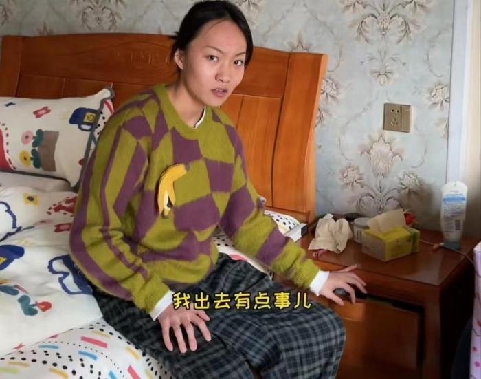 疯产姐妹解散后，邵雨轩口碑崩塌，评论区嘲讽一片，张小花成赢家