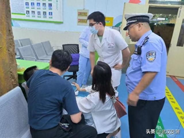 演员深夜发文@武汉警方,所为何事？