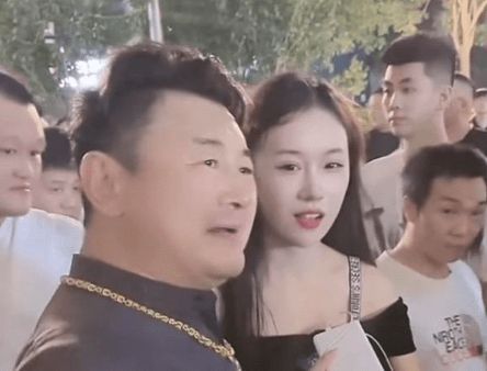 网红二驴直播被绑架系摆拍