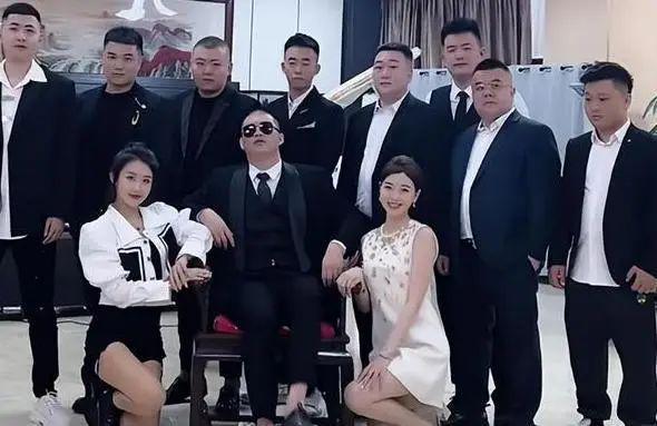 网红二驴直播被绑架系摆拍