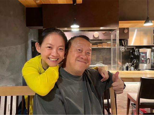 70岁曾志伟被曝住院开刀，女儿曾宝仪：装了一个支架
