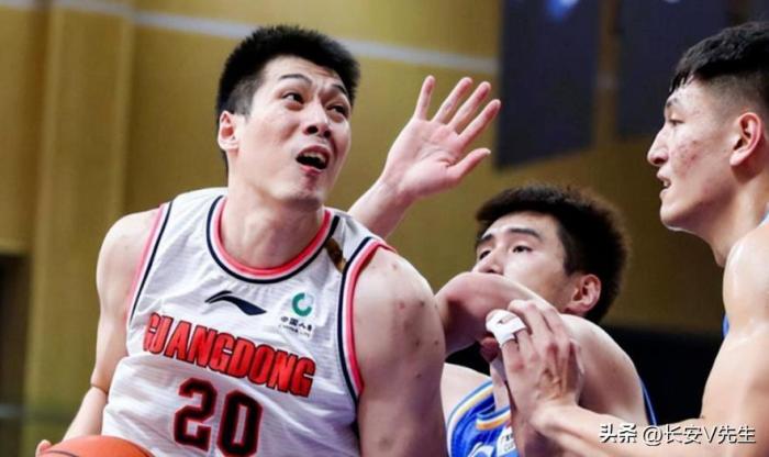 广东上海洽谈2笔交易，任骏飞强拿到超过4人顶薪