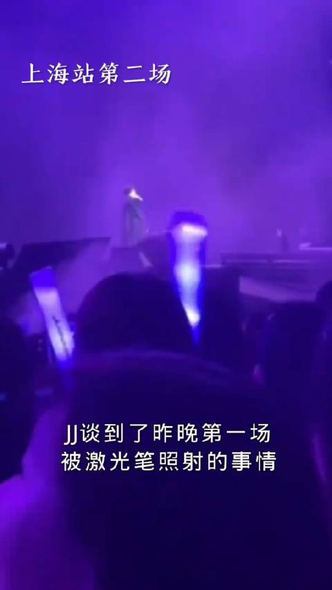 林俊杰回应被激光笔照：再多的挑战……