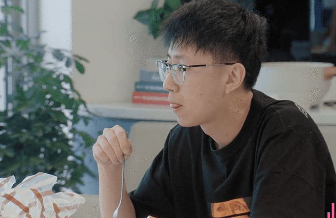 心动的信号4：全员素颜出镜，男1认不出来，女2和女3素颜太真实