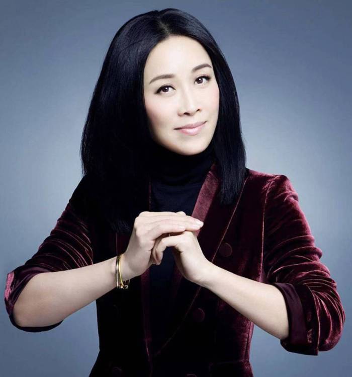 怕了？那英请辞上海音乐节，疑被气出病，现身泰国面黄肌瘦太憔悴