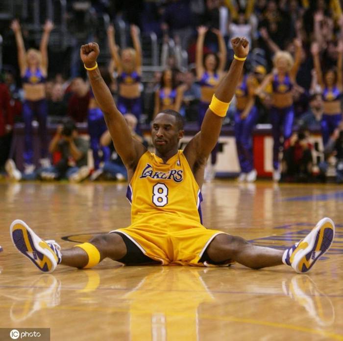 NBA众球星发文缅怀科比库里：你的精神将会永存