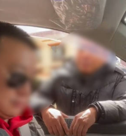 文旅局回应男子自驾被拦路收费
