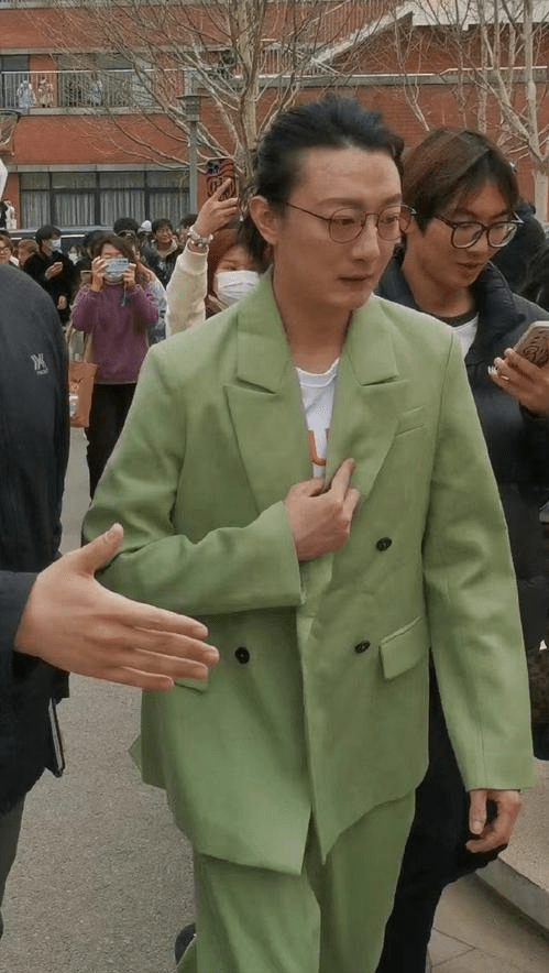 反派高启盛大火，摇头走入北京高校讲座，你敢来看吗？