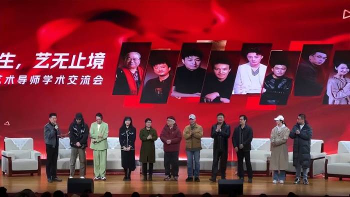 反派高启盛大火，摇头走入北京高校讲座，你敢来看吗？