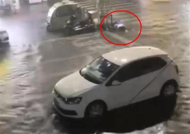 江苏夫妻积水中触电身亡