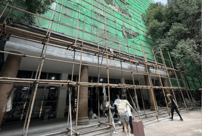 长沙高校回应学生住进正装修的宿舍