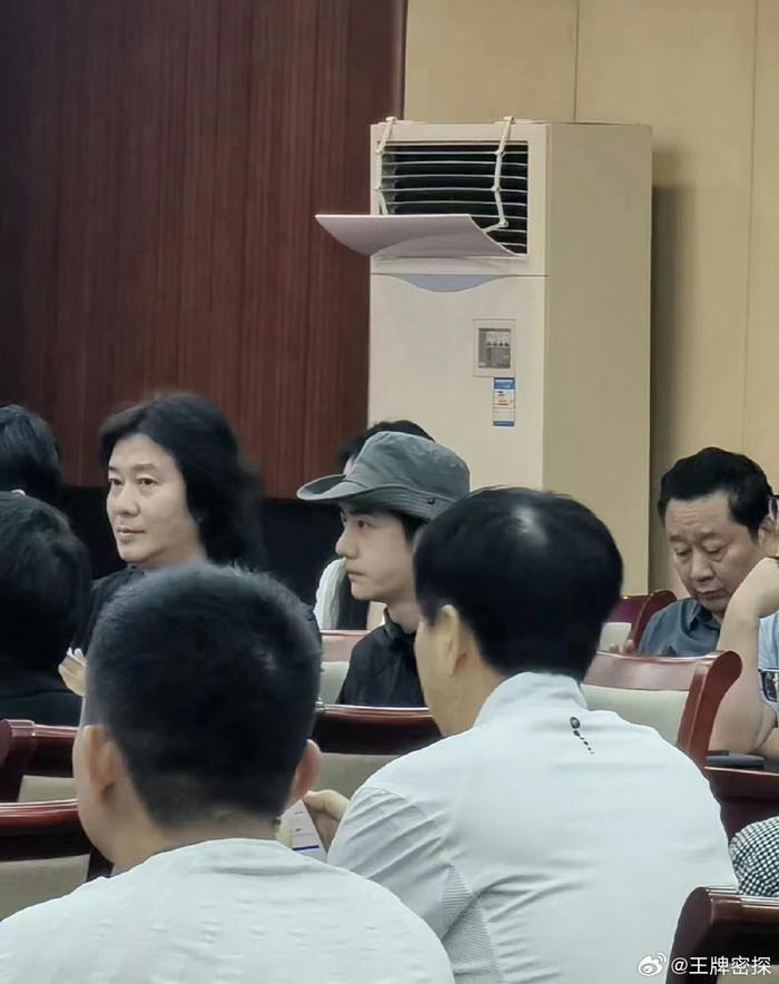 王一博参加广电座谈会