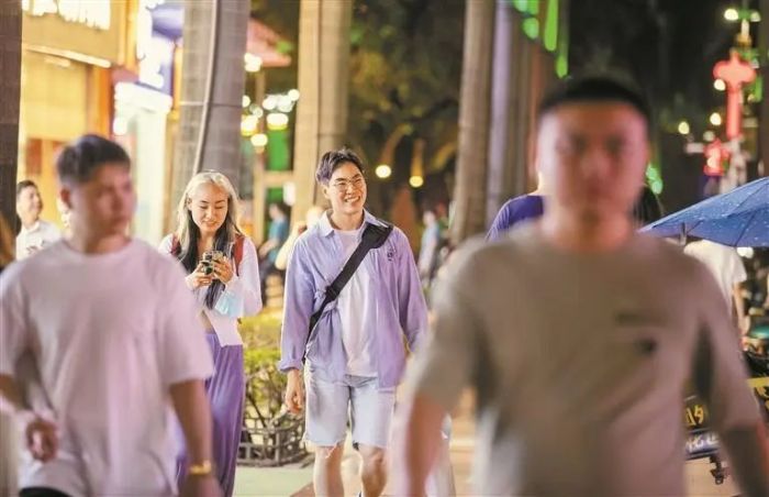 香港人挤爆深圳