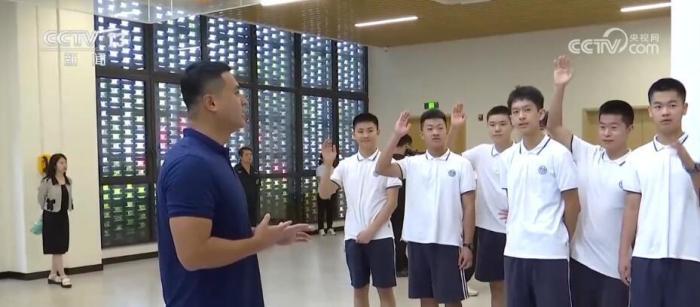 开学第一课多彩活动迎亚运