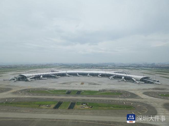台风苏拉逼近深圳机场已清空