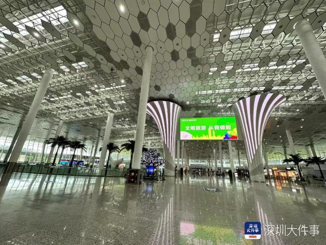 台风苏拉逼近深圳机场已清空