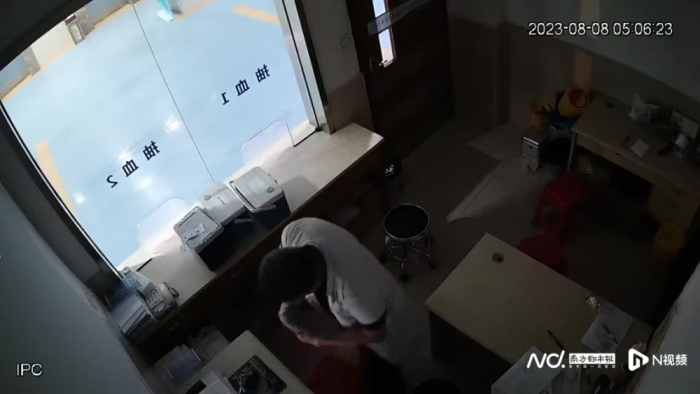 丈夫潜入医院稀释醉驾妻子血液样本