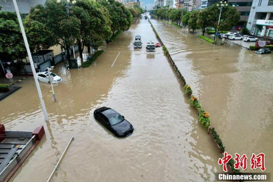 航拍暴雨后的福州城区内涝严重