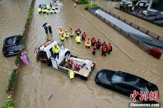 航拍暴雨后的福州城区内涝严重