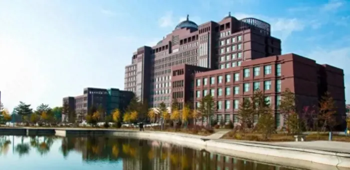 内蒙古大学就挂羊头卖鸭肉致歉