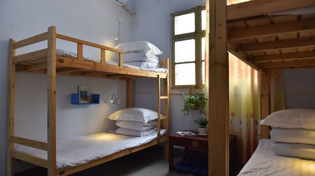 青旅变求职者聚集地？95后小伙找不到工作，被迫住进青旅！