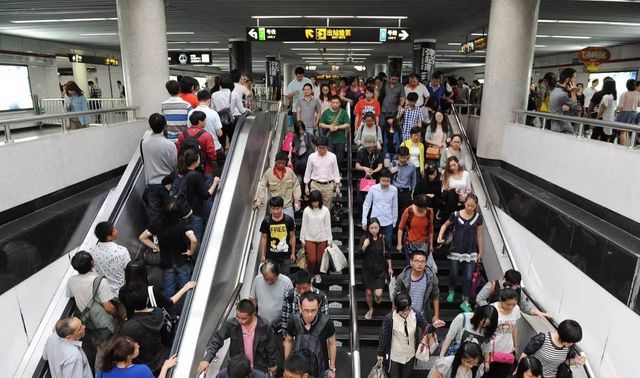 青旅变求职者聚集地？95后小伙找不到工作，被迫住进青旅！