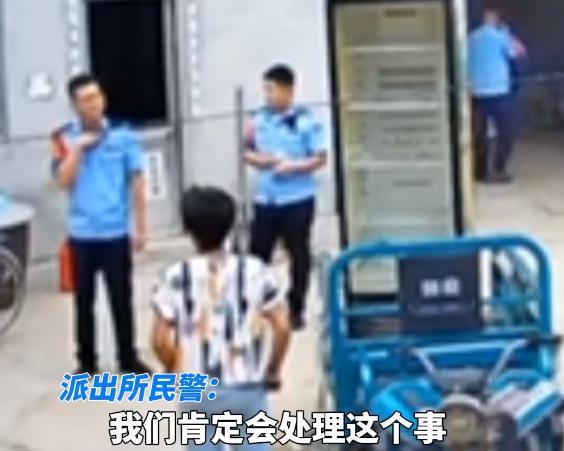 山东一女子买350元柜子遭家暴，被掐脖按倒在地，警察走后接着打
