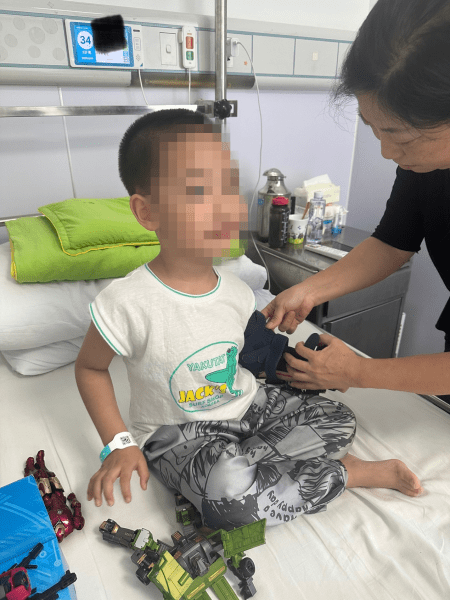 男童26楼跳下后生还