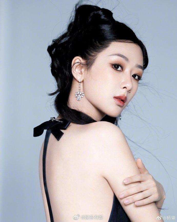 杨紫近期造型引粉丝不满，14日下午，杨紫方回应粉丝妆发诉求……