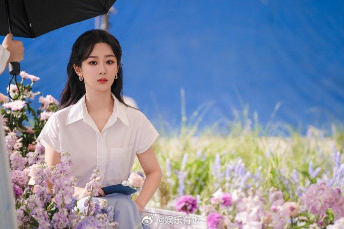 杨紫近期造型引粉丝不满，14日下午，杨紫方回应粉丝妆发诉求……