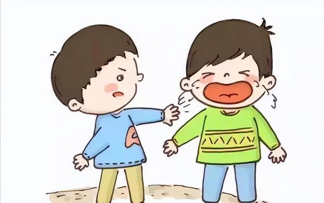男孩多次偷拿玩具，被妈妈领去派出所自首，网友：肯定是亲生的