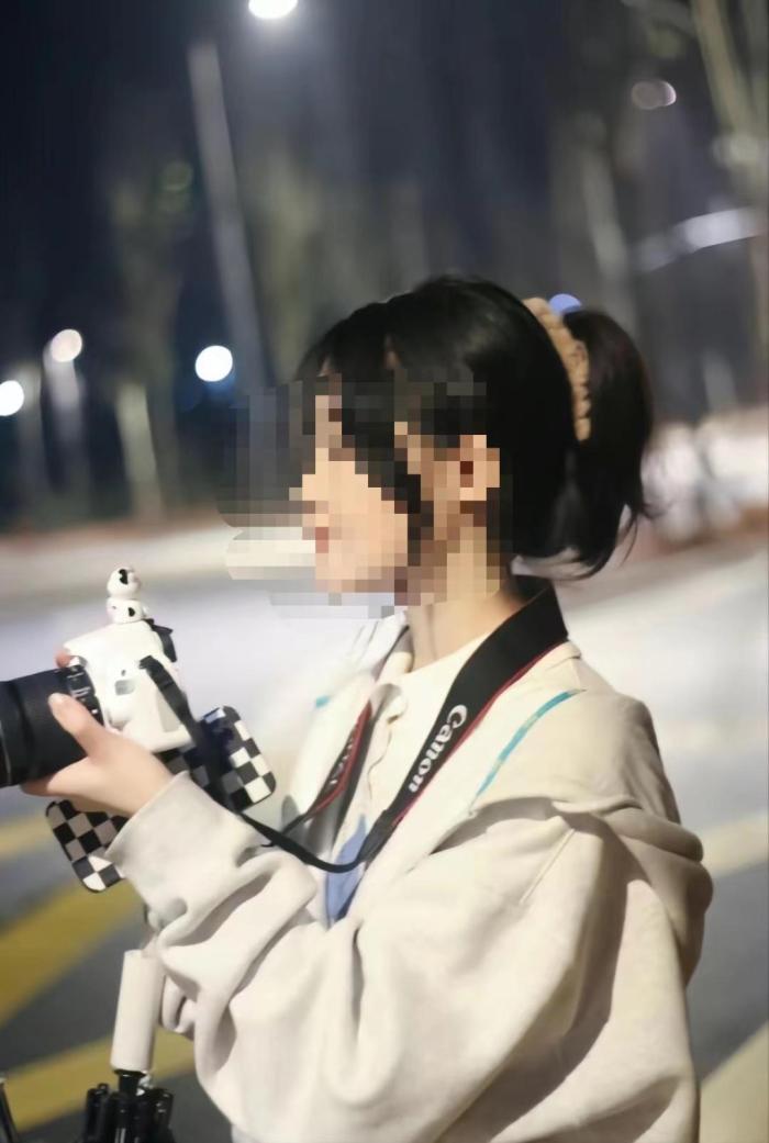 通报带女儿跳河自杀
