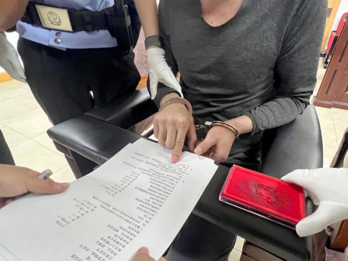 【社会】男子出狱后在咸阳市旬邑县盗墓挖出五件文物，再入狱